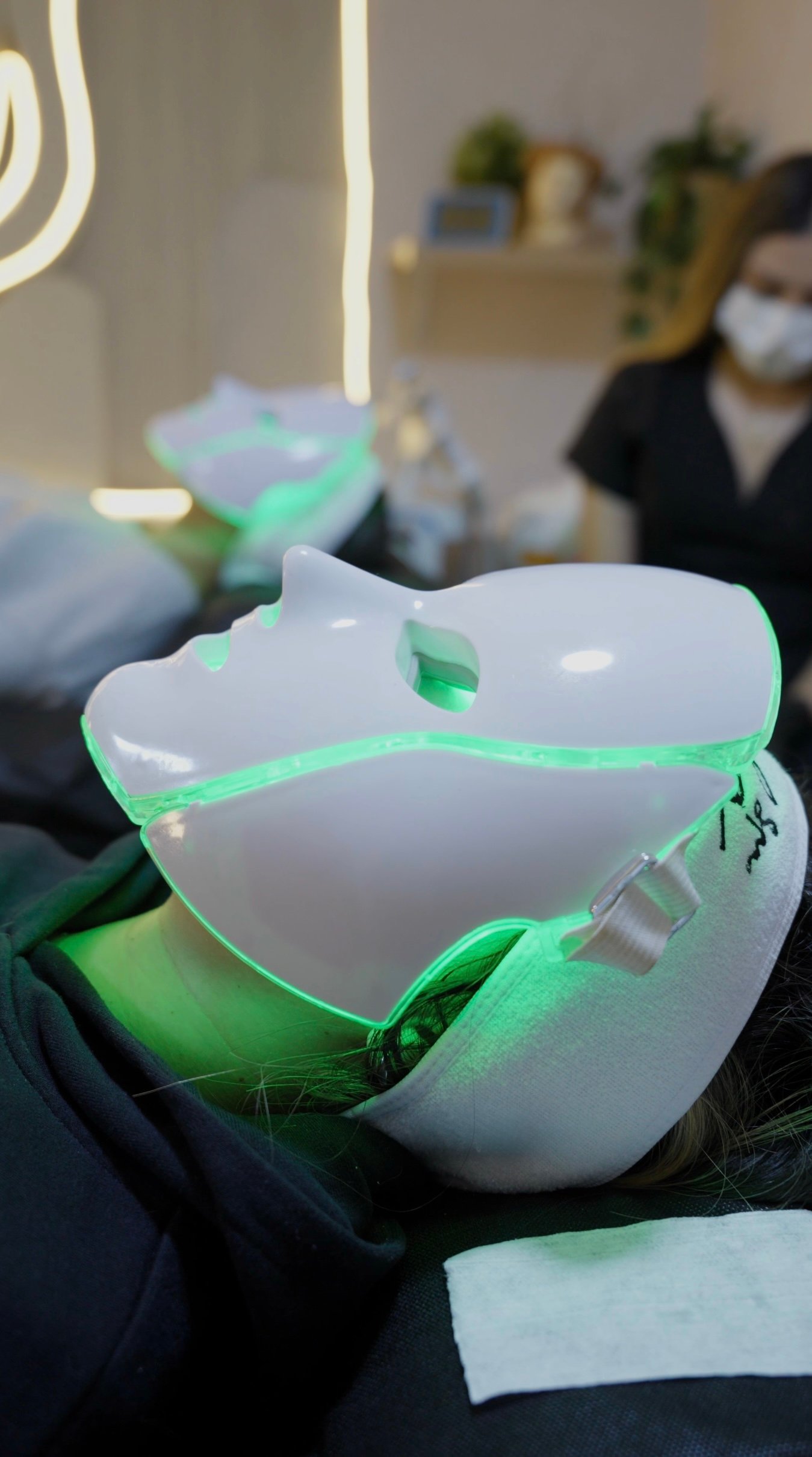 Fototerapia con máscara de luz durante el tratamiento
